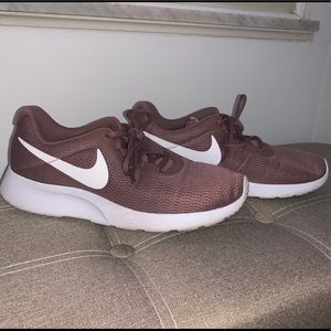 Nike Women's Tanjun Shoes